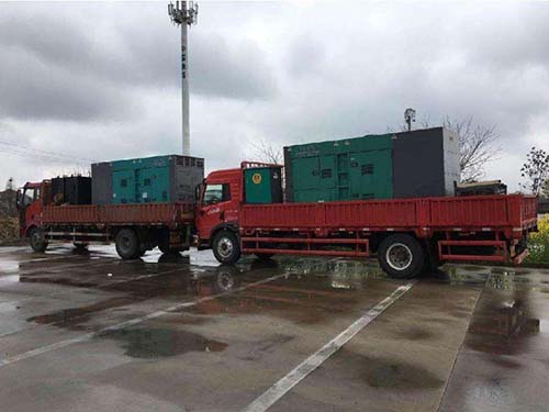 桃山涂抹密封胶后，需要等待多长时间才能安装水冷式机油散热器密封件？